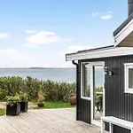 Lovely In V With House Sea View *