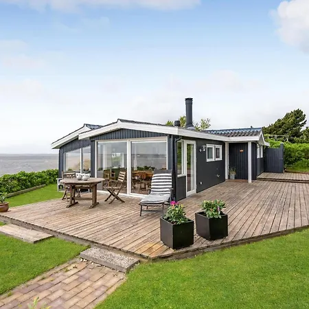 Gorgeous Home In Esbjerg V With House Sea View *