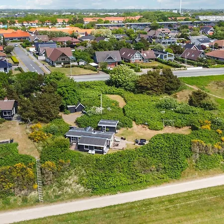 Gorgeous Home In Esbjerg V With House Sea View *